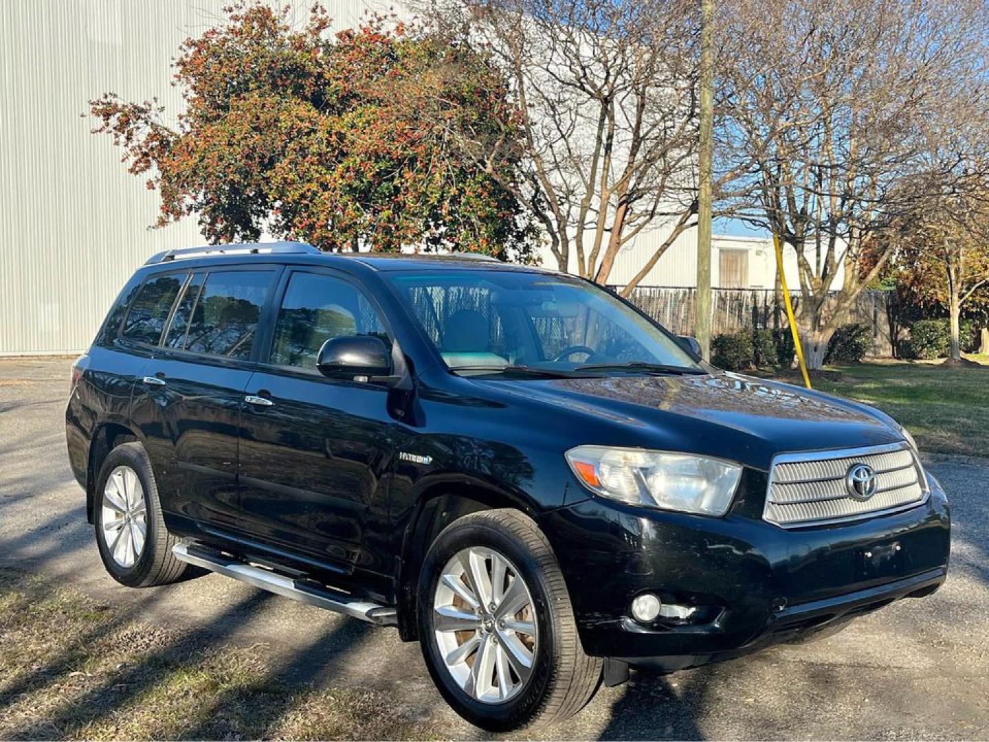 2010 Black /Gray Toyota Highlander Hybrid Limited Hybrid (JTEJW3EH1A2) with an V6 Hybrid engine, CVT transmission, located at 5700 Curlew Drive, Norfolk, VA, 23502, (757) 455-6330, 36.841885, -76.209412 - Photo#0